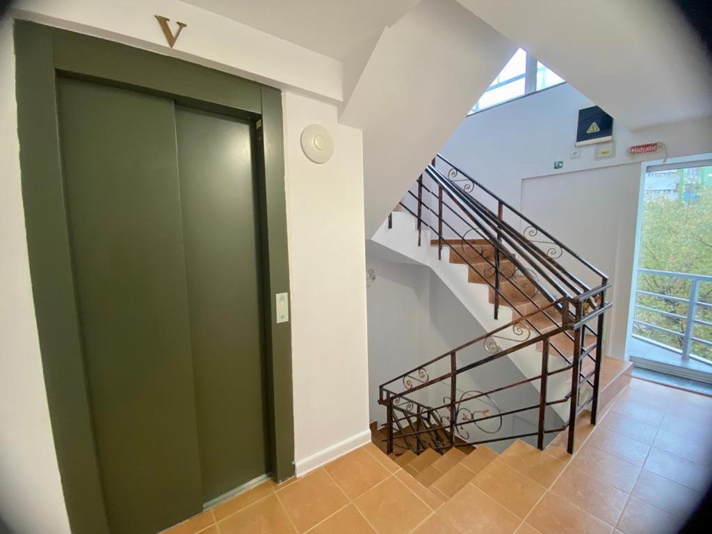 Kpm Downtown Apartments Букурещ Екстериор снимка