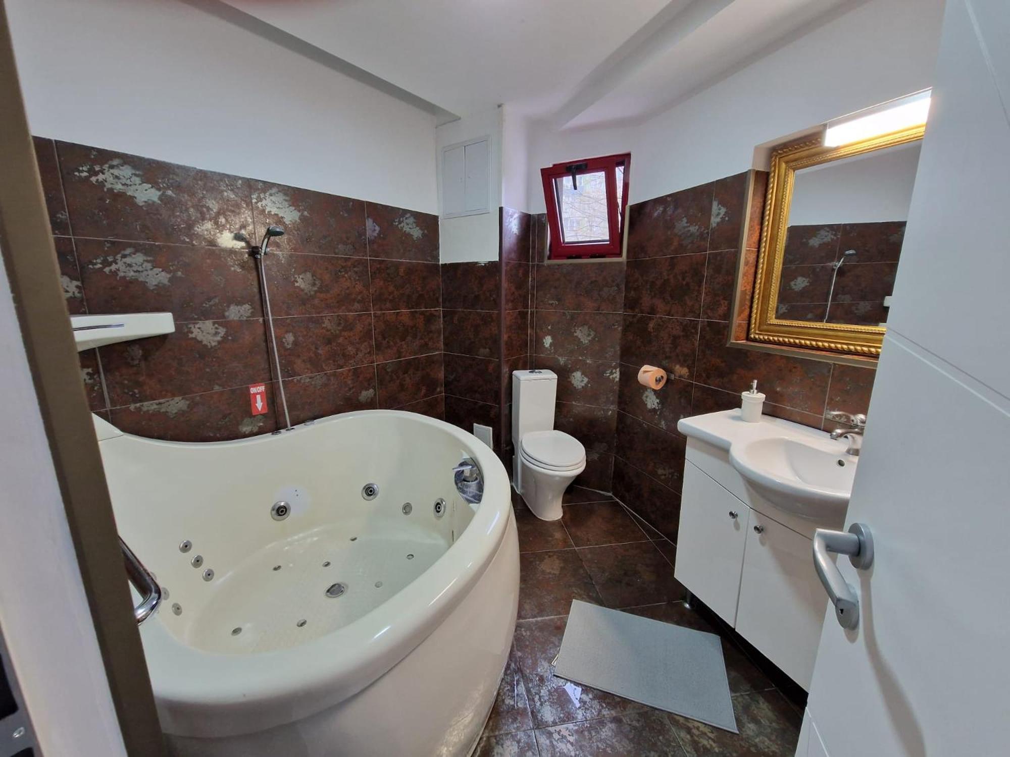 Kpm Downtown Apartments Букурещ Екстериор снимка